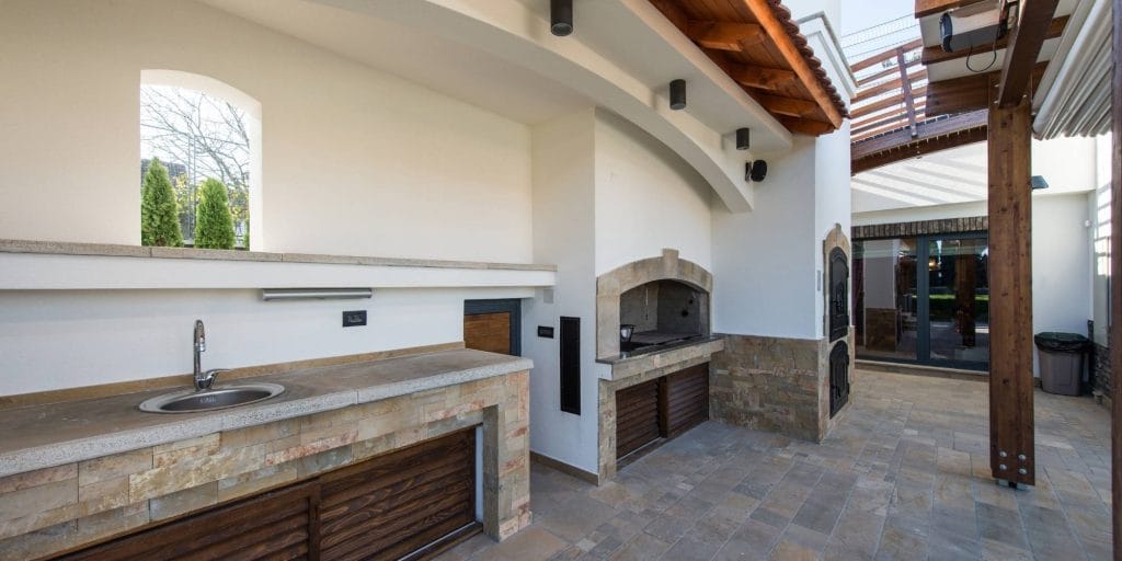 Best Outdoor Kitchen Worktops (2)