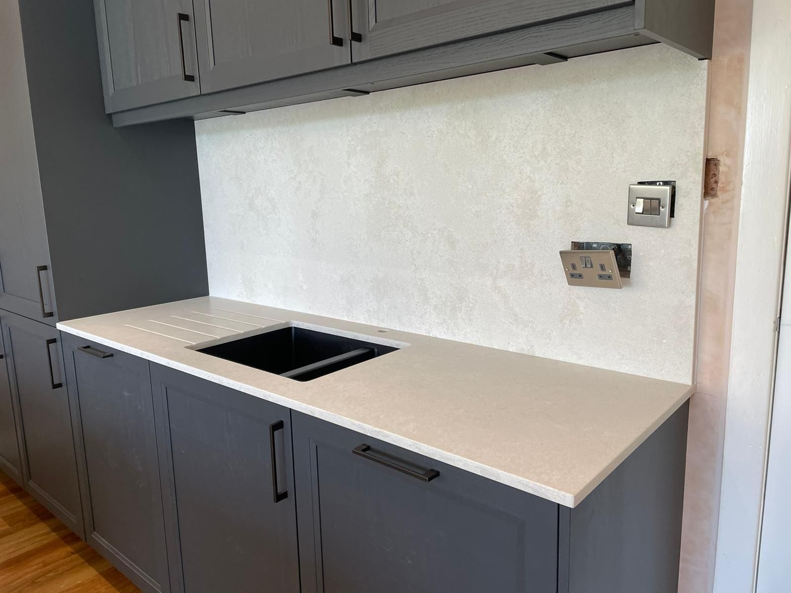 Infiniti Stone - Concrete White - Image 4